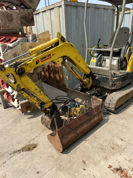 Mini bager Yanmar global VIO15-2A rabljeni