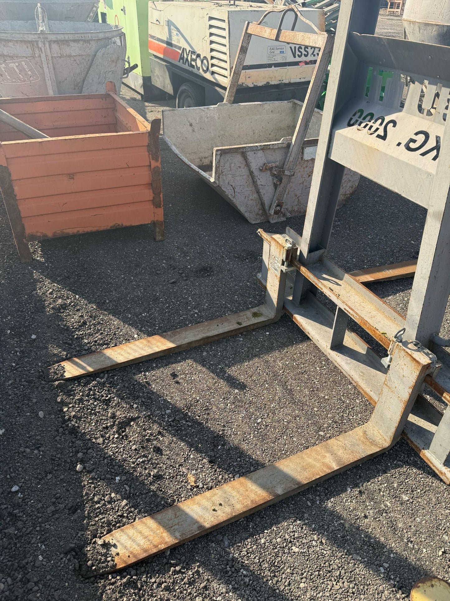 Vilica za kran 2000kg nosivost - rabljeno