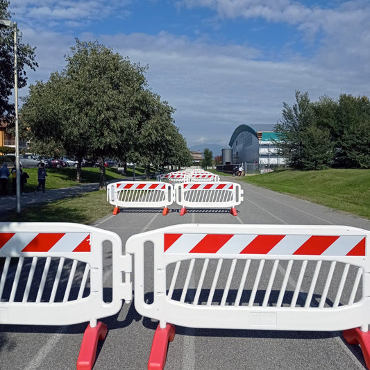 Plastična cestovna horizontalna barijera