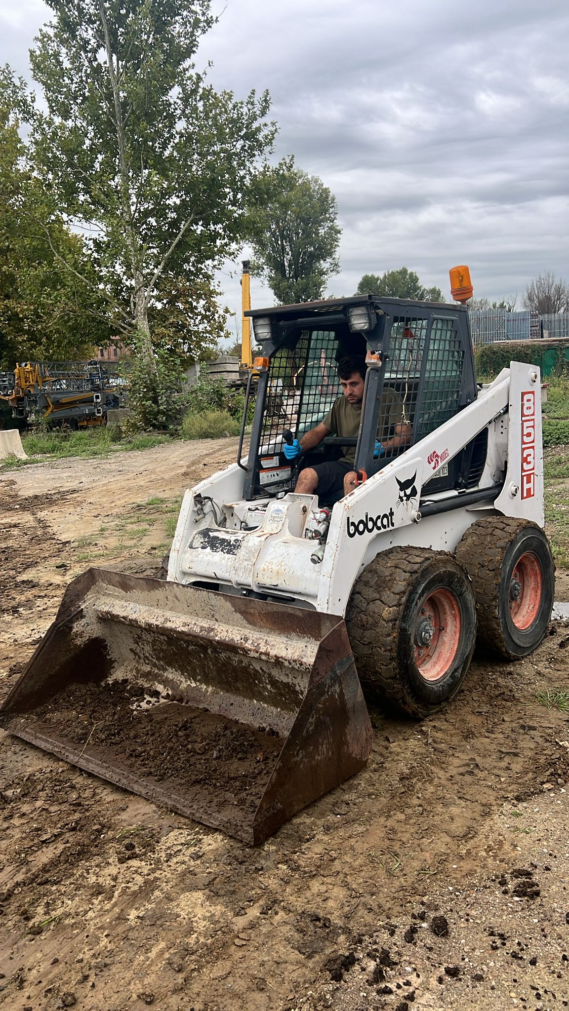 Mini utovarivač Bobcat 853H