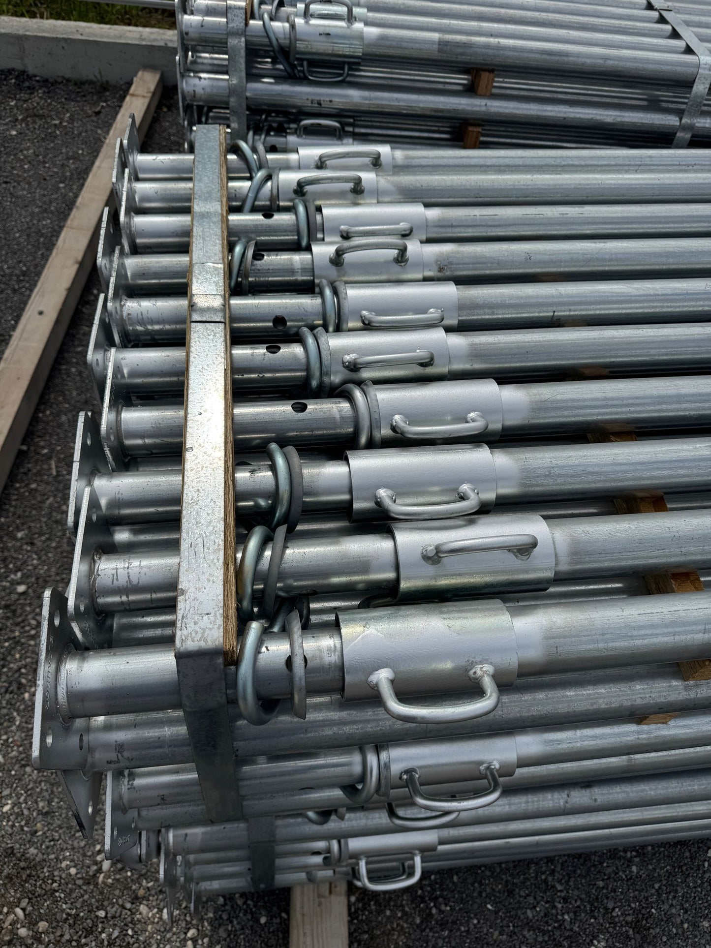 Pocinčani podupirači 200/360