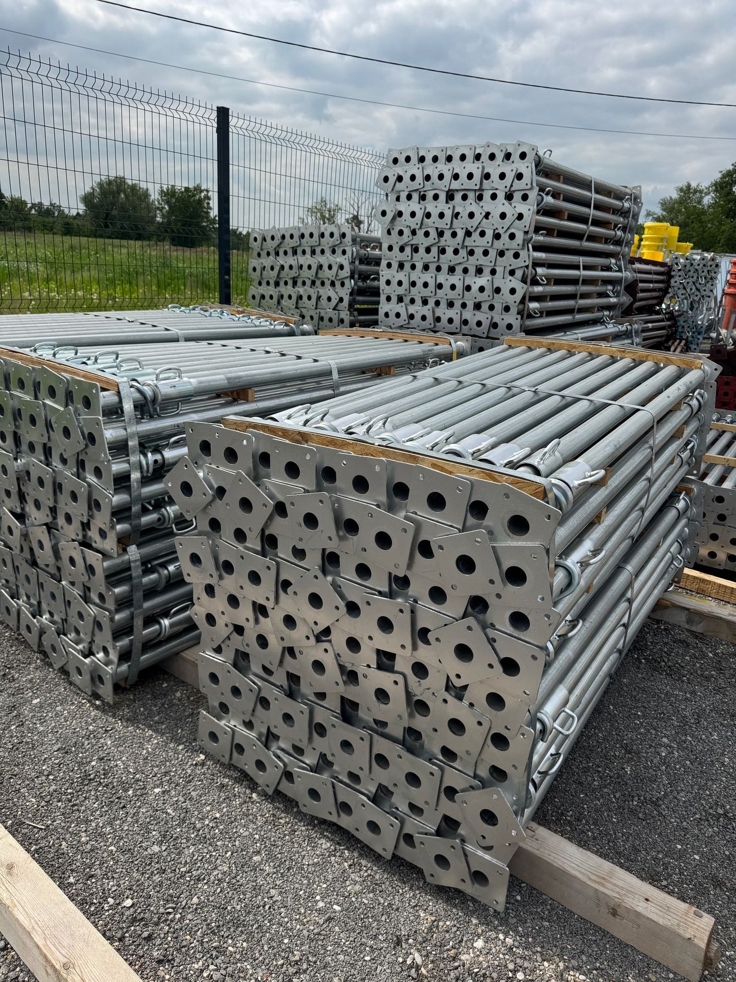 Pocinčani podupirači 200/360