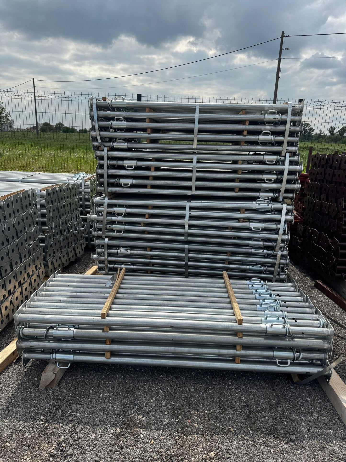 Pocinčani podupirači 200/360