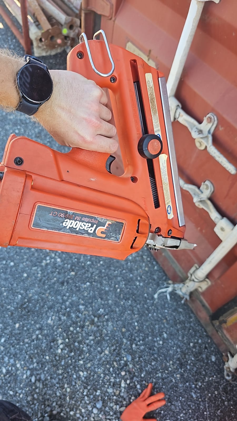 Pištolj za čavle (čavlerica) rabljeni