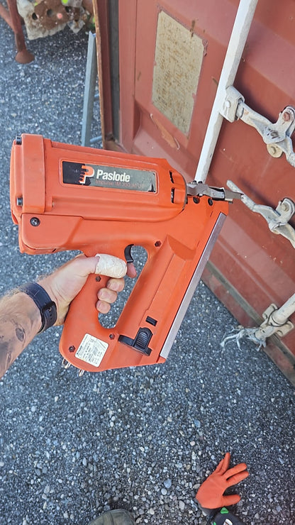 Pištolj za čavle (čavlerica) rabljeni