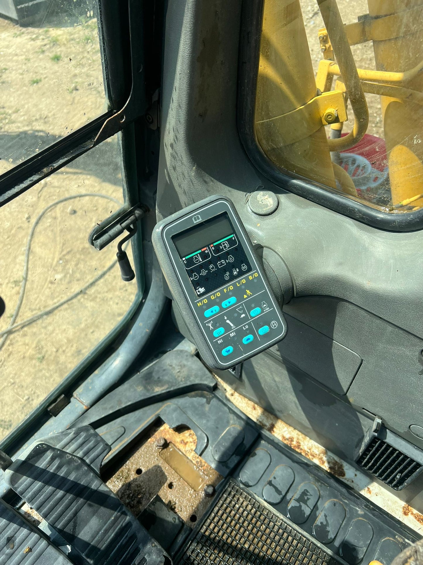Komatsu PC130