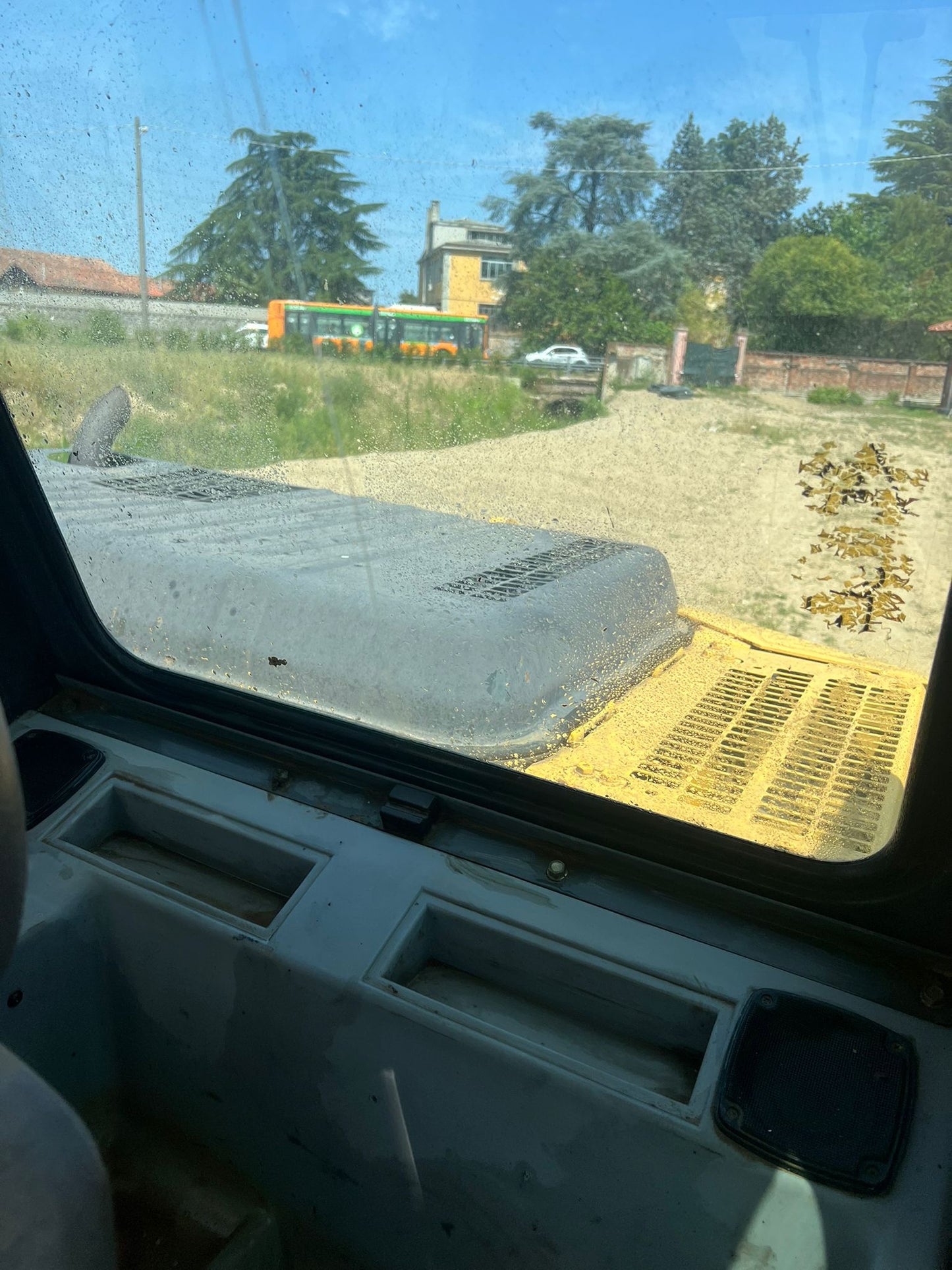 Komatsu PC130