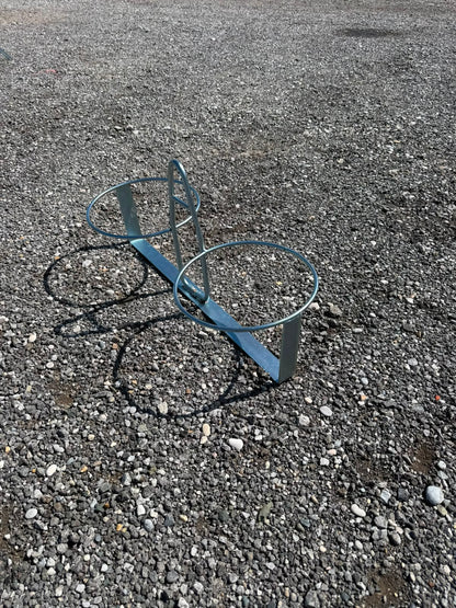 Metalni nosač za 2 kante za građevinsku dizalicu