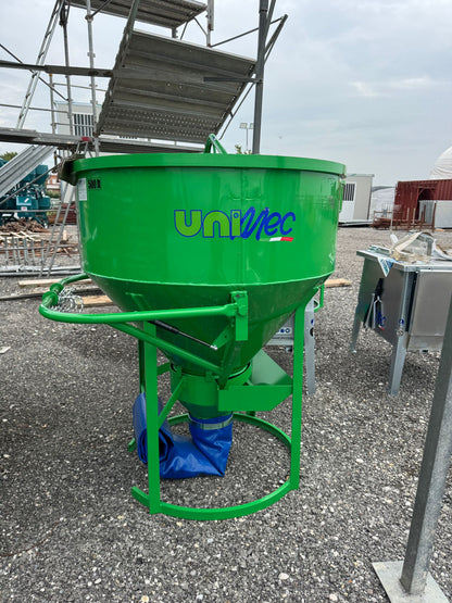 Kibla za beton sa centralnim istovarom i gumenim crijevom