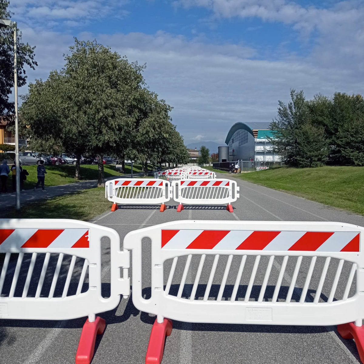 Plastična cestovna horizontalna barijera