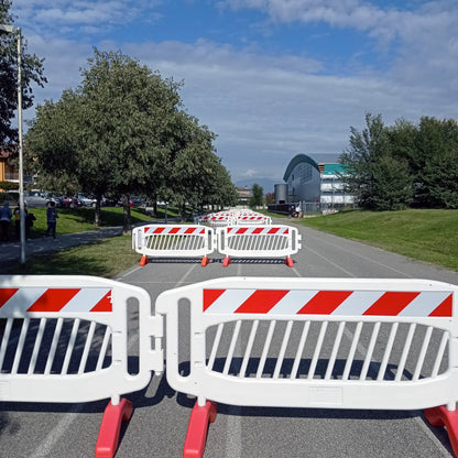 Plastična cestovna horizontalna barijera