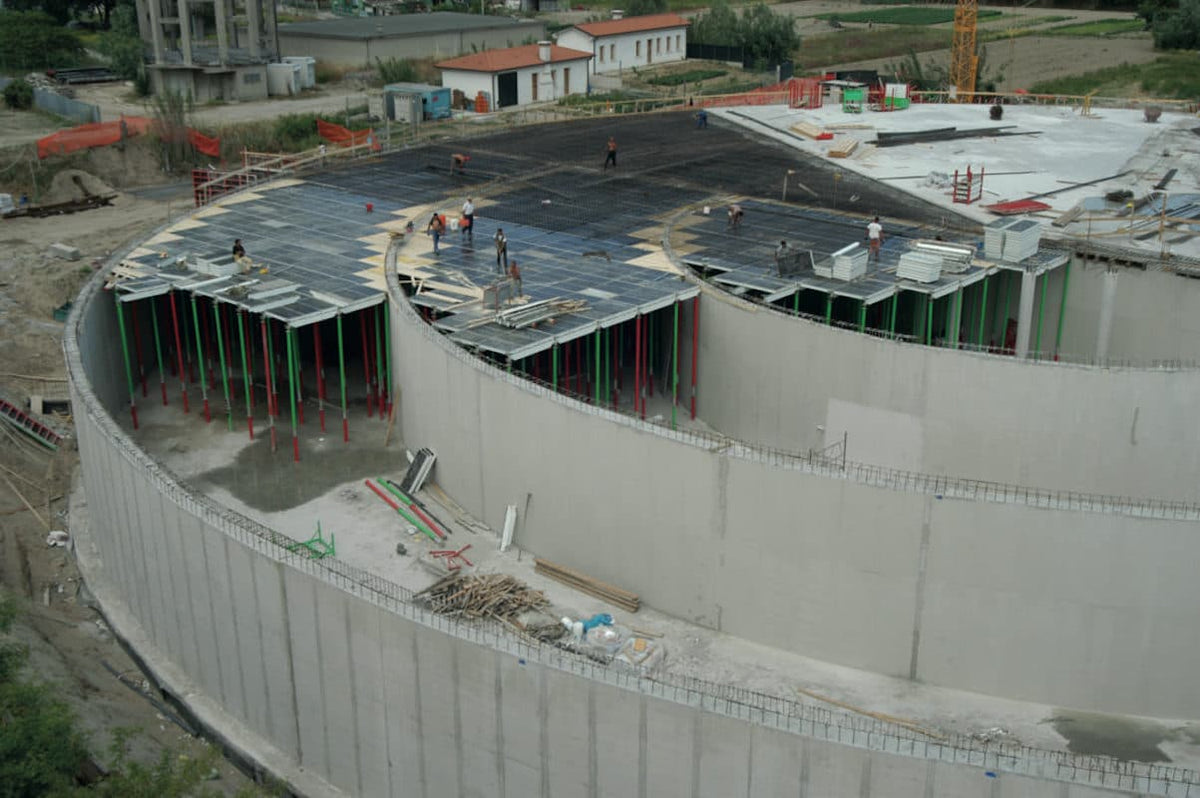 Nazubljene grede i padajuća glava